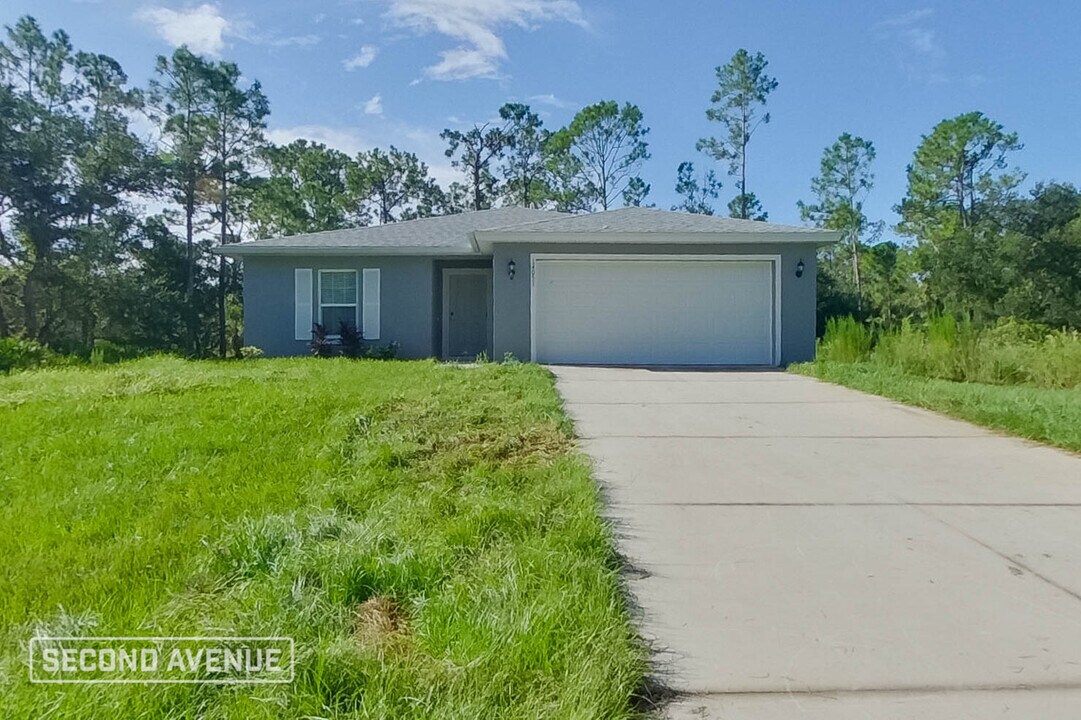 14051 Canadian Ave in Port Charlotte, FL - Building Photo