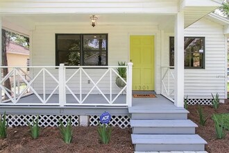 1301 E Cayuga St in Tampa, FL - Building Photo - Building Photo