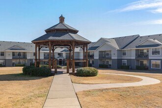 Park at Rolling Hills Apartments in Desoto, TX - Building Photo - Building Photo