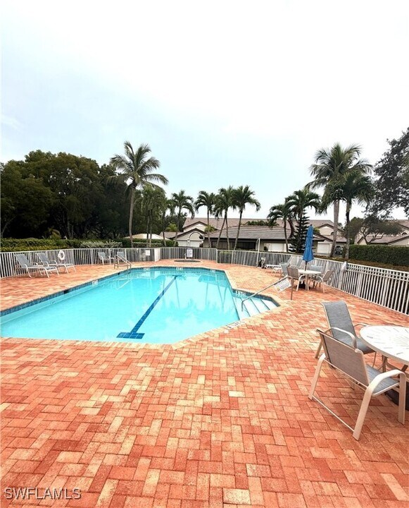 28740 Diamond Dr in Bonita Springs, FL - Building Photo