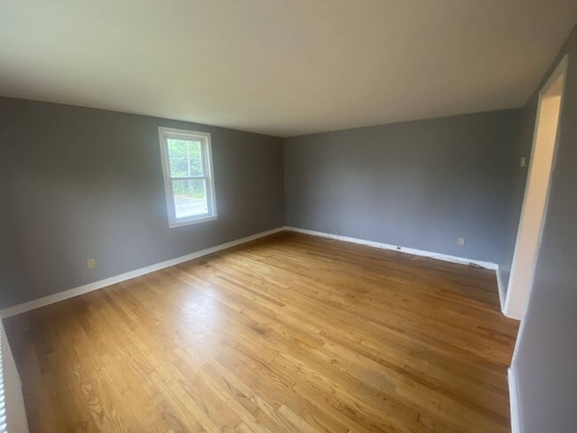 325 Kenwood Ave in Delmar, NY - Building Photo - Building Photo