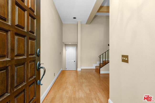 1561 Palisades Dr in Los Angeles, CA - Building Photo - Building Photo