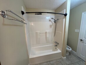 6416 Bankside Dr in Houston, TX - Building Photo - Building Photo