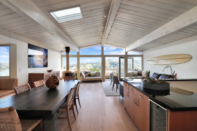 269 Cleveland Ave in Mill Valley, CA - Foto de edificio - Building Photo
