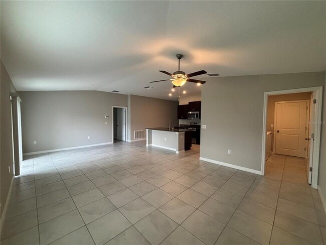 9431 Channing Hill Dr in Sun City Center, FL - Building Photo - Building Photo