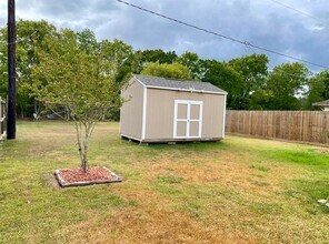 2022 Austin St in Rosenberg, TX - Foto de edificio - Building Photo