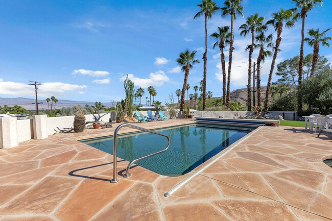 39124 Channel Dr in Cathedral City, CA - Building Photo - Building Photo