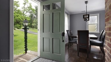 1496 Washington Valley Rd in Bridgewater, NJ - Building Photo - Building Photo