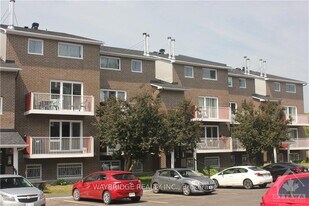 1589 St Bernard St in Ottawa, ON - Building Photo