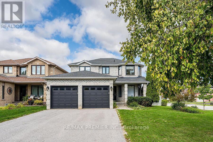 2 Grace Crescent in Barrie, ON - Building Photo
