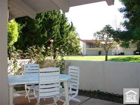 2100 Fuentes in Newport Beach, CA - Building Photo