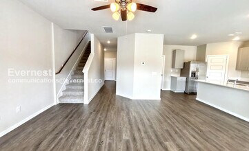 5923 Hollyhock Ln in Montgomery, TX - Foto de edificio - Building Photo