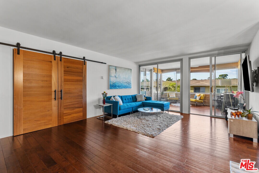 8701 Delgany Ave in Los Angeles, CA - Building Photo