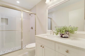 909 Club Dr in Palm Beach Gardens, FL - Building Photo - Building Photo