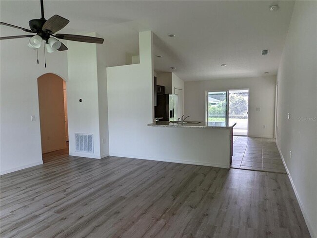 1938 Brewster Dr in Deltona, FL - Building Photo - Building Photo