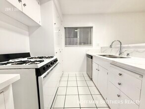 337 S Elm Dr, Unit 3 in Beverly Hills, CA - Building Photo - Building Photo