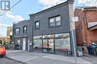 2039 Davenport Rd in Toronto, ON - Building Photo