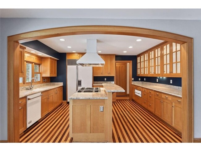 5207 Doncaster Way in Minneapolis, MN - Building Photo - Building Photo