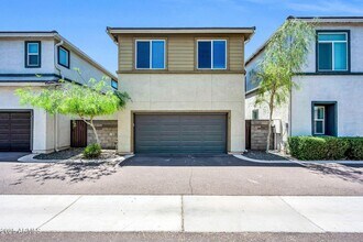 11900 N 32nd St in Phoenix, AZ - Building Photo - Building Photo