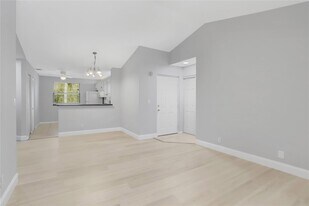 10131 W Sunrise Blvd, Unit 306 in Plantation, FL - Building Photo