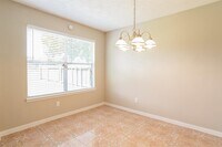 242 Maybrook Dr photo'