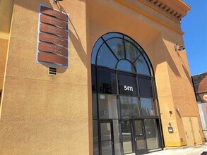 5411 Hollywood Blvd in Los Angeles, CA - Building Photo - Building Photo