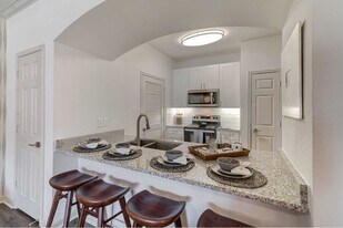 Cortland Ridglea in Fort Worth, TX - Building Photo