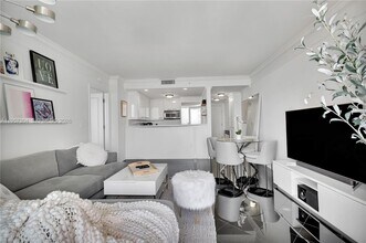 3350 SW 27th Ave in Miami, FL - Building Photo - Building Photo