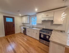 405 North Ave in Weston, MA - Building Photo - Building Photo