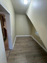 8364 S Brandon Ave, Unit 2F in Chicago, IL - Building Photo - Building Photo