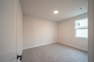 20667 Barker St in Spring Hill, KS - Building Photo - Building Photo