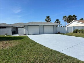 9 Castle Ct in Palm Coast, FL - Building Photo - Building Photo