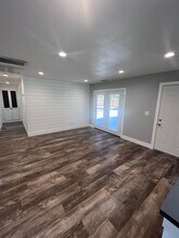 8120 Hauge Dr in Elverta, CA - Building Photo - Building Photo
