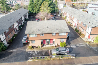 Tigard Townhouses in Portland, OR - Building Photo - Building Photo