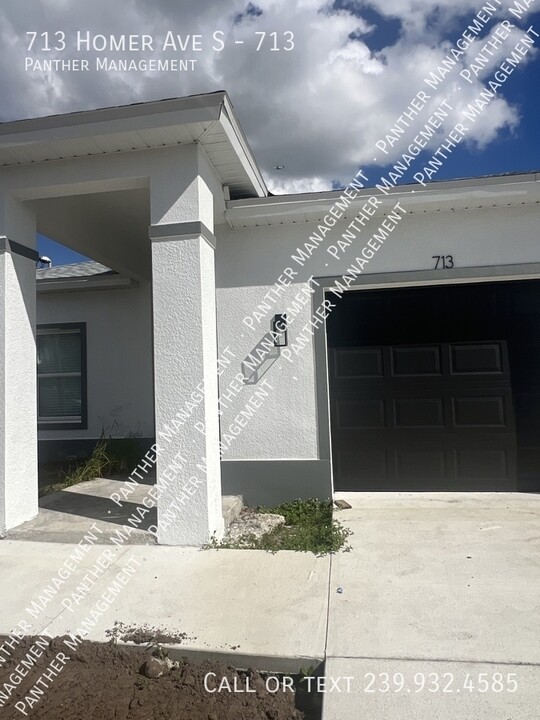 713 Homer Ave S in Lehigh Acres, FL - Building Photo