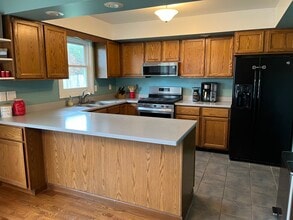 24246 60th Ave in Mattawan, MI - Building Photo - Building Photo