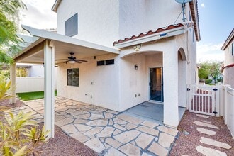 8951 Snowtrack Ave in Las Vegas, NV - Building Photo - Building Photo