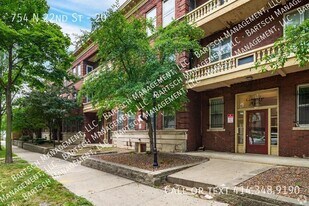 754 N 22nd St in Milwaukee, WI - Building Photo