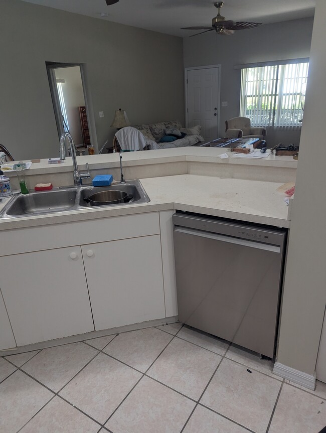 1651 Red Oak Ln in Port Charlotte, FL - Building Photo - Building Photo