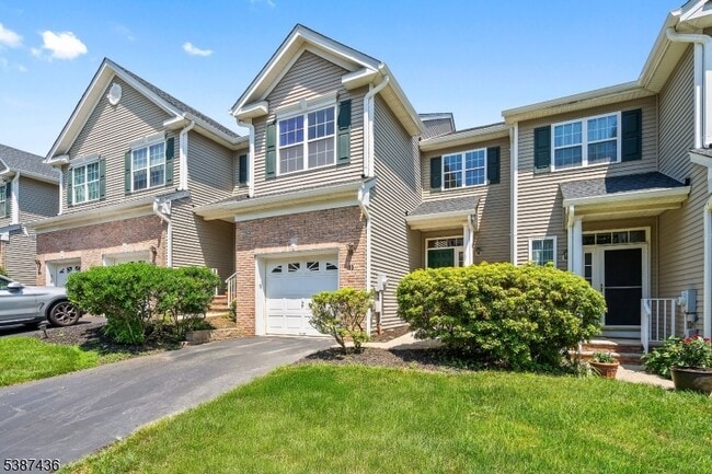 property at 33 Kennedy Ct