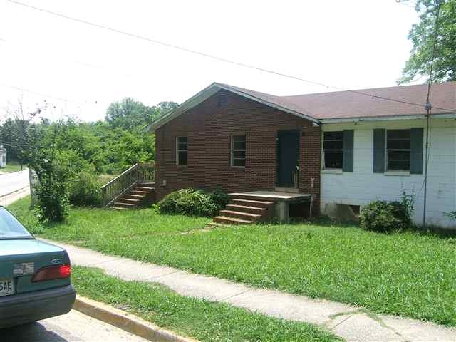 301 Milwee Ave in Greenwood, SC - Building Photo