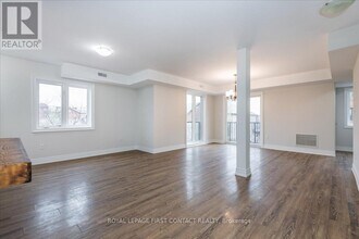 35 Madelaine Dr in Barrie, ON - Building Photo - Building Photo