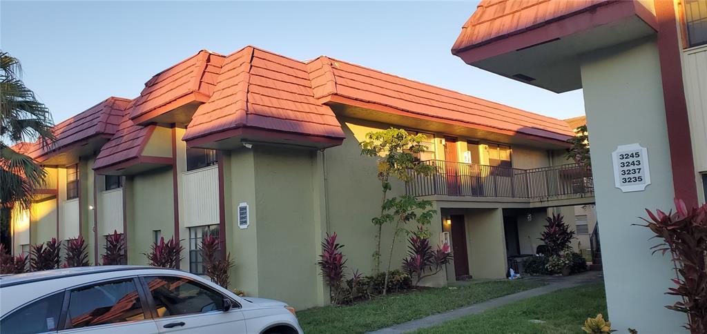 3249 NW 104th Ave in Coral Springs, FL - Building Photo