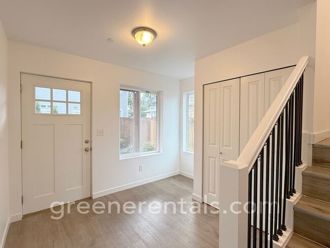 1944 Olympia Ave NE in Olympia, WA - Building Photo - Building Photo