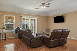 16122 Taloncrest Dr in Houston, TX - Building Photo - Building Photo