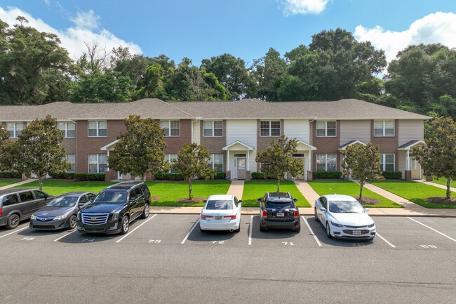 Camillia Gardens in Tallahassee, FL - Building Photo - Building Photo
