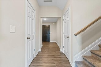 905 Camden Ct in Richmond, KY - Foto de edificio - Building Photo