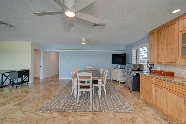 26 SW Riverway Blvd in Palm City, FL - Building Photo - Building Photo