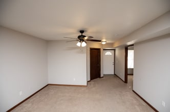 2216 S Leonard Rd in St. Joseph, MO - Building Photo - Building Photo