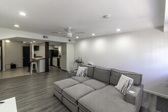 916 Highview St in Pittsburgh, PA - Building Photo - Building Photo